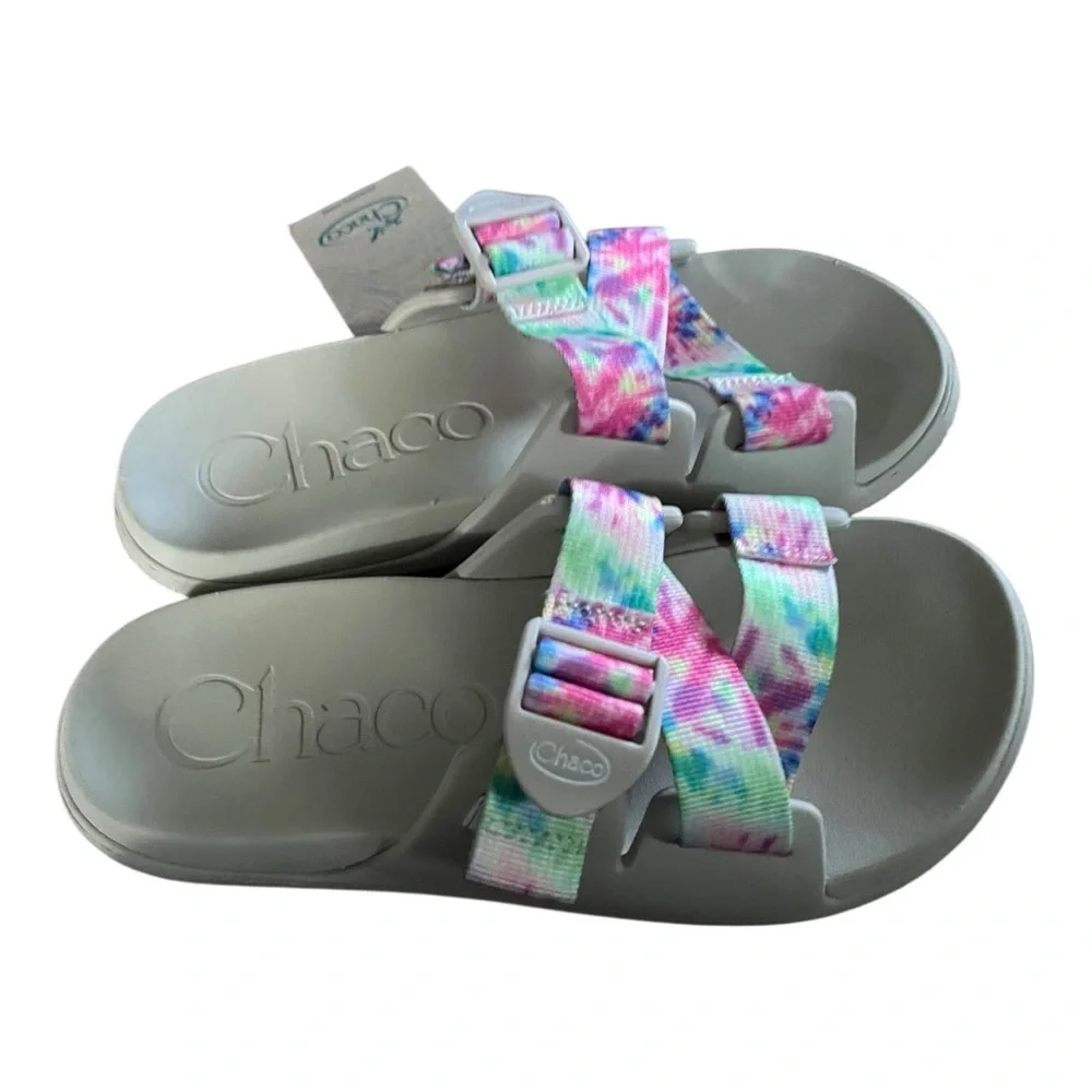 NWT Chaco floral pattern sandals